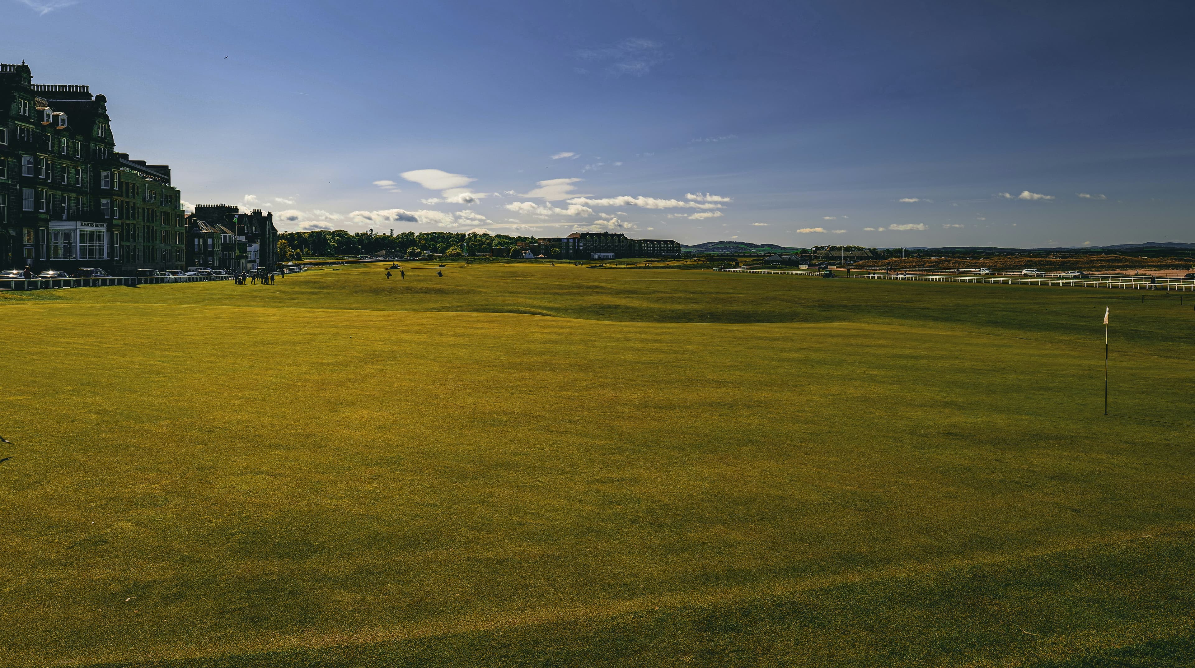 Golf trip planning with scorecard, map and travel details